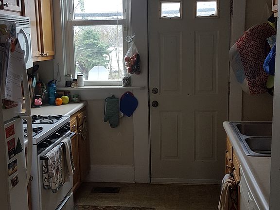 3rd image of 2431 N High St APT 17