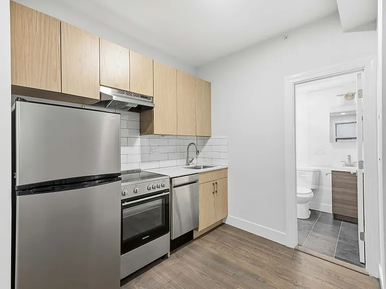 270 Newbury St — Photo 3