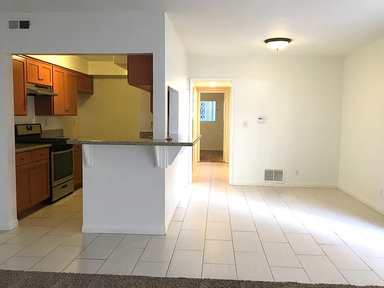 116 N Western Ave #2 — Photo 6