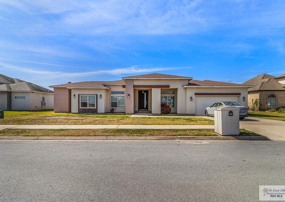 1st image of 152 Canteros Dr