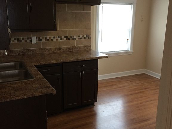 2nd image of 359 Hawthorne St