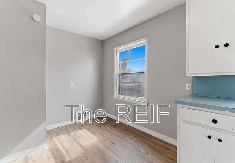 813 Alvord Ave — Photo 2
