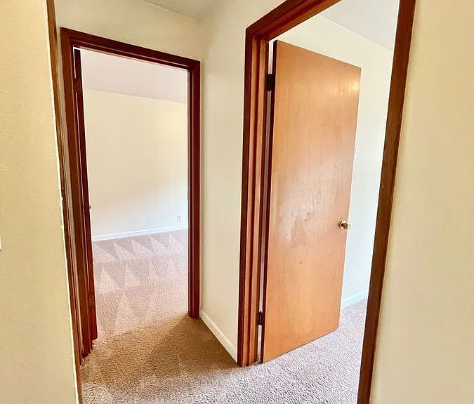 127 NW Bowdoin Pl #104 — Photo 8
