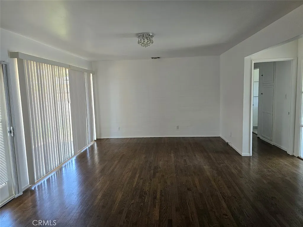 3 bed, 1234 sqft, $3,400 — Photo 4