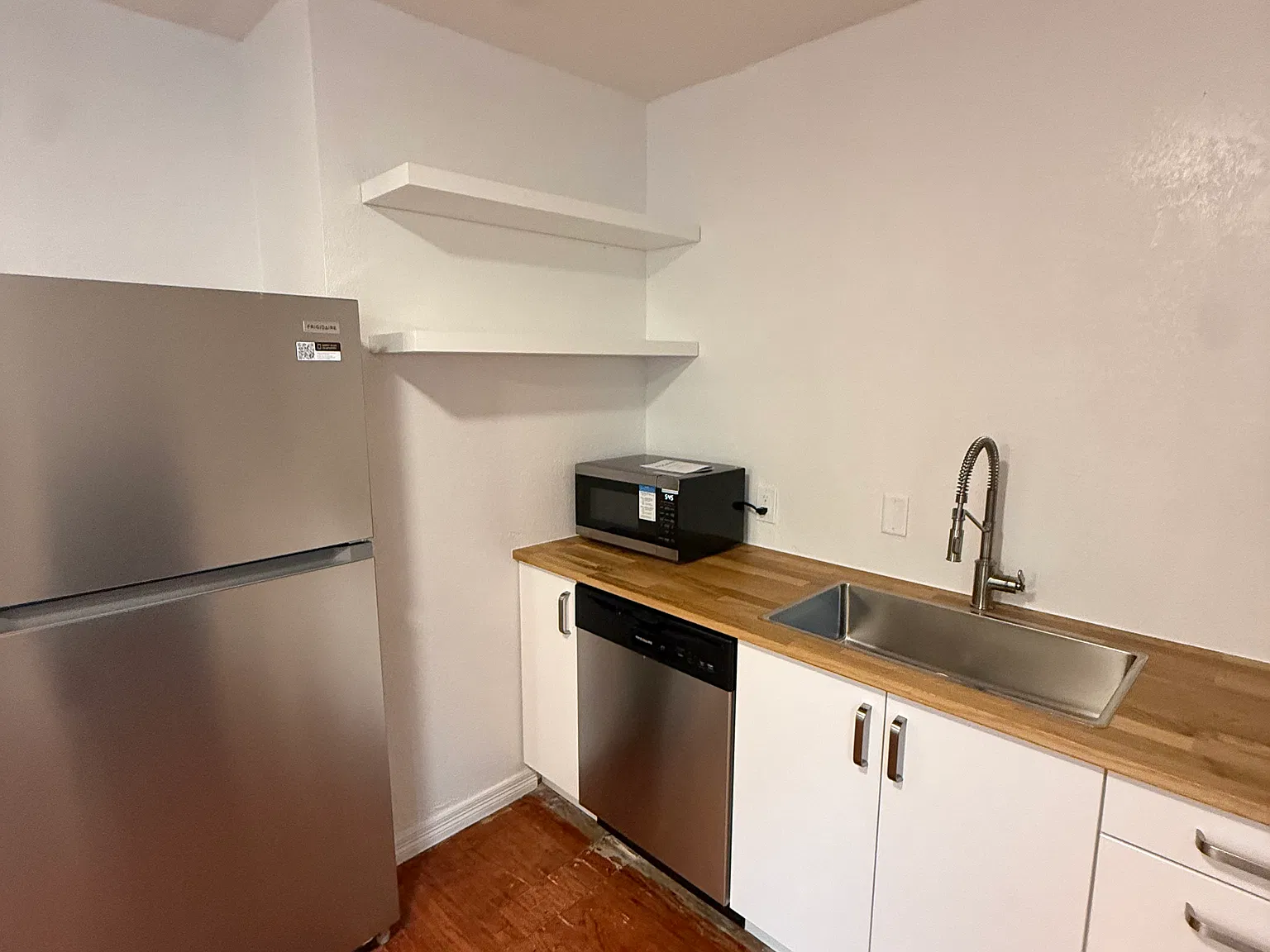 2 bed, 1200 sqft, $2,600 — Photo 1