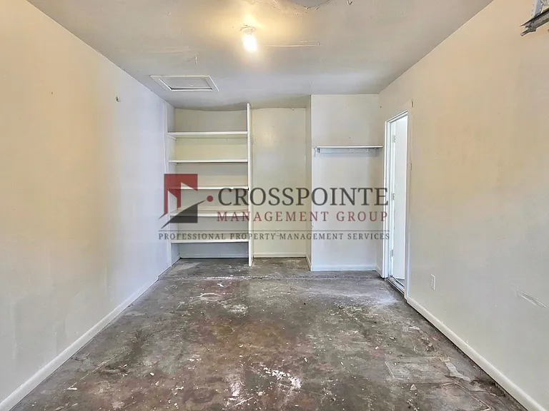 115 Queens Ct — Photo 18