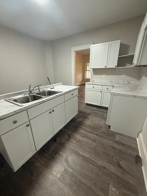 1409-1411 Young Street - 1 — Photo 4