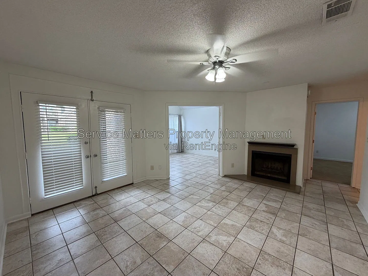 2 bed, 1.0 bath, 902 sqft, $1,395 — Photo 3