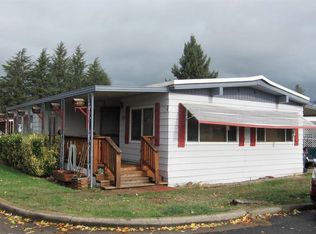 750 Roguelea Ln, Grants Pass, OR 97526