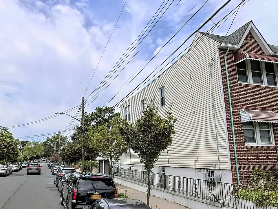 2nd image of 1201 Van Nest Ave