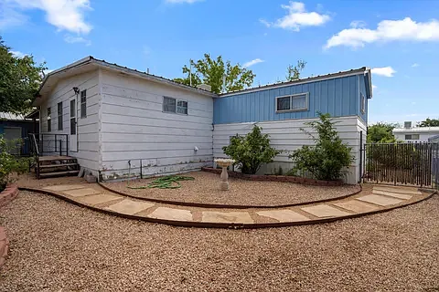 6831 Jade Park Ave NE — Photo 4