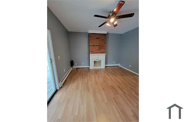 Building Photo - 539 Nott St #2
