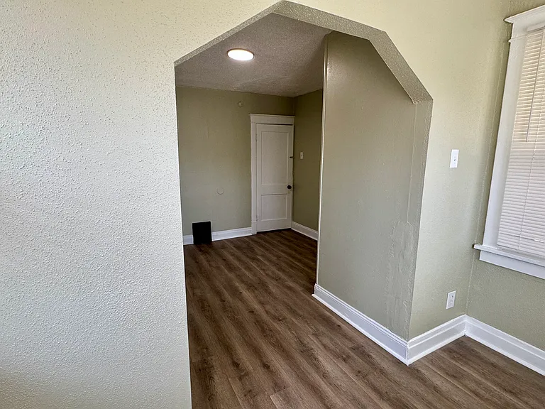 6425 Perry Ave — Photo 7