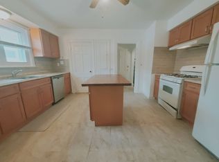 32 Columbus Ave APT 1, Greenwich, CT 06830