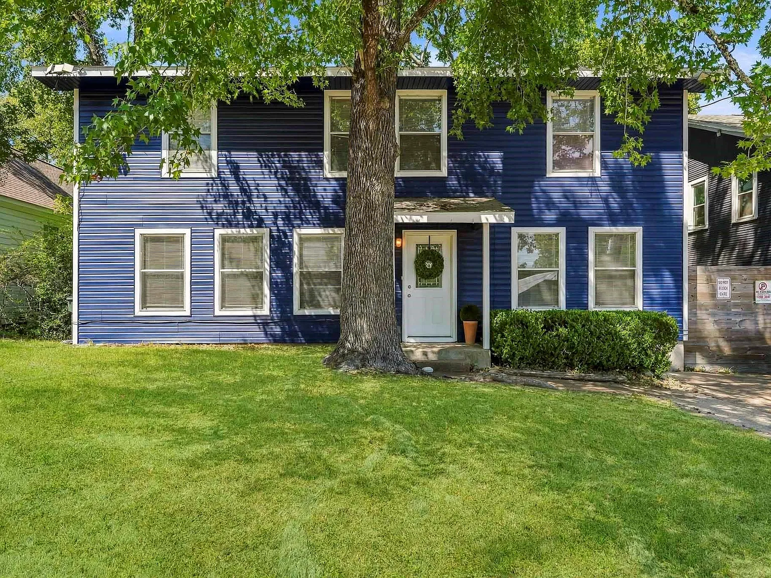 5 bed, 2.0 bath, 2442 sqft, $2,500 — Photo 1