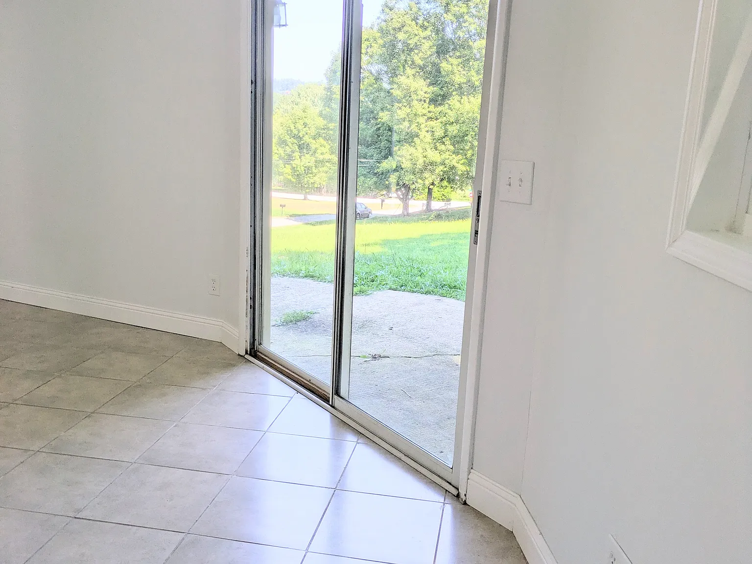 2 bed, 1005 sqft, $1,100 — Photo 4