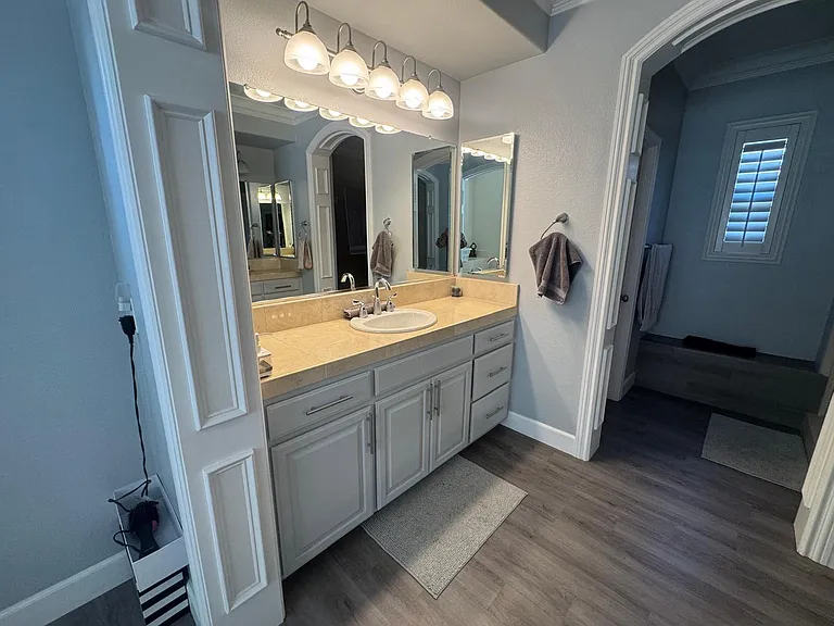 2202 Rosemount Ln — Photo 10