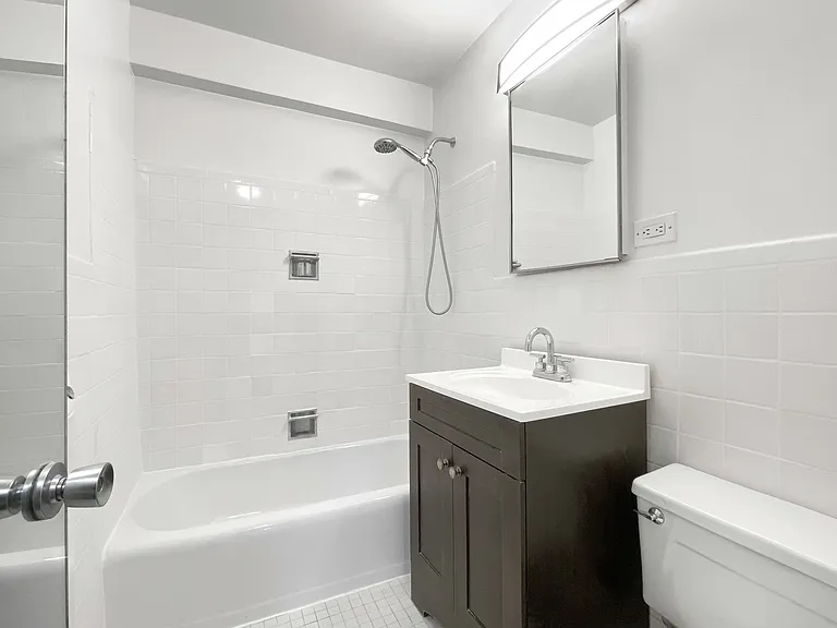 330 E 33rd St #14D — Photo 7