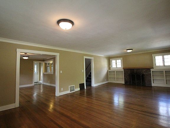 3rd image of 4900 Holly St