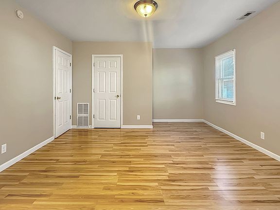 5th image of 840 Crosby St NW #3