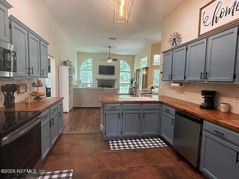 1484 Wild Iris Ln — Photo 9