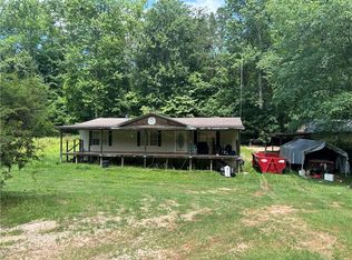 109 Dons Ln, Westminster, SC 29691