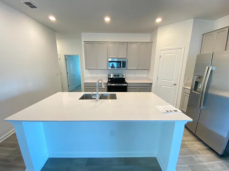 340 Pineywoods St — Photo 12