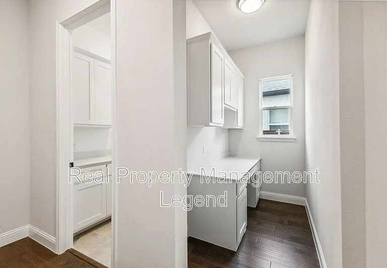 6644 Windfall Dr — Photo 13