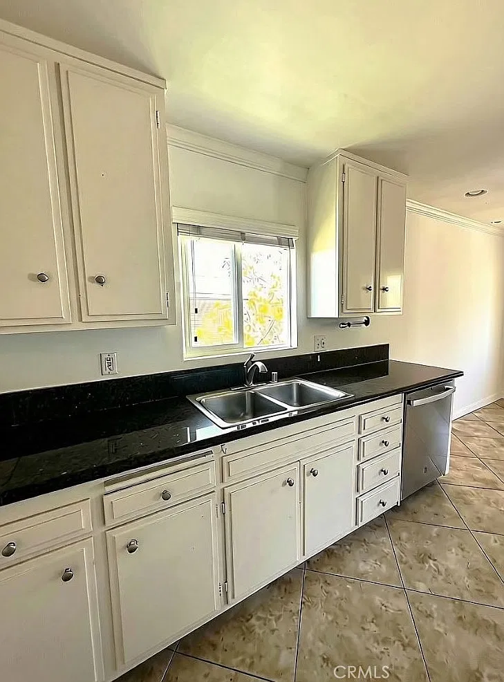 2 bed, 1.0 bath, 750 sqft, $2,800 — Photo 4