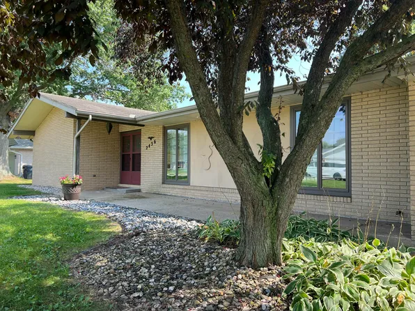 2436 Fountain Ln, Stevensville, MI 49127