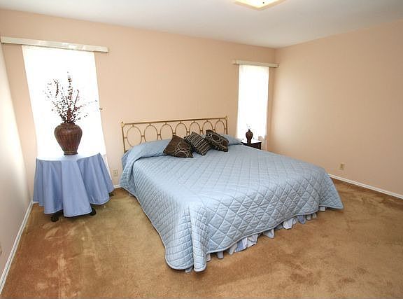 5th image of 131 Glen Cove Dr