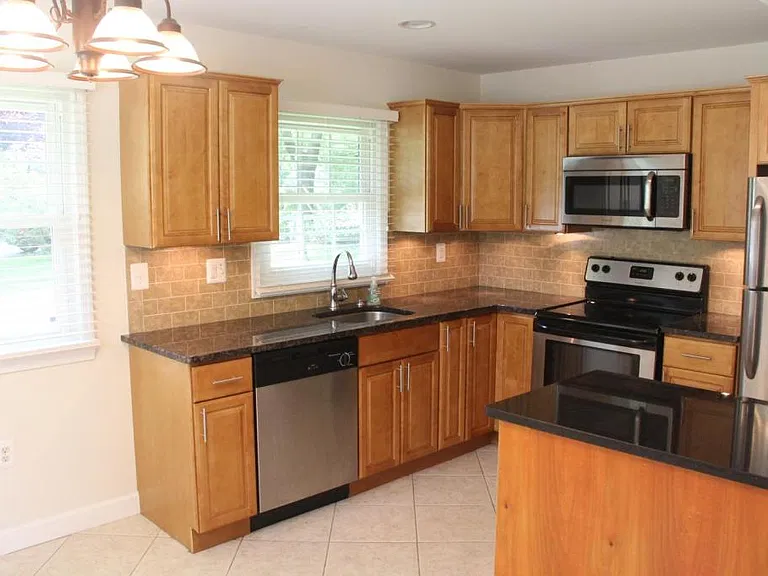 7723 Marthas Ln — Photo 2