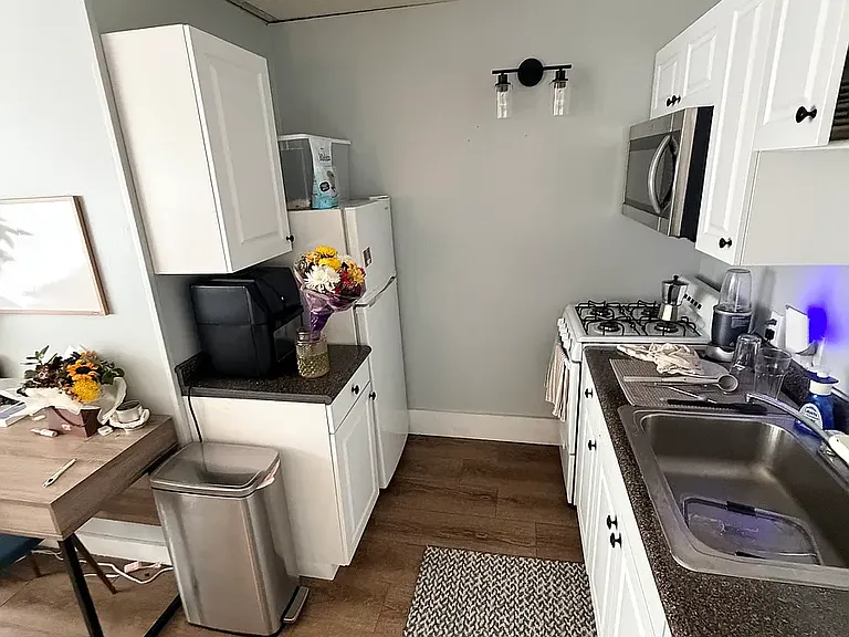 149 Strathmore Rd #3 — Photo 7