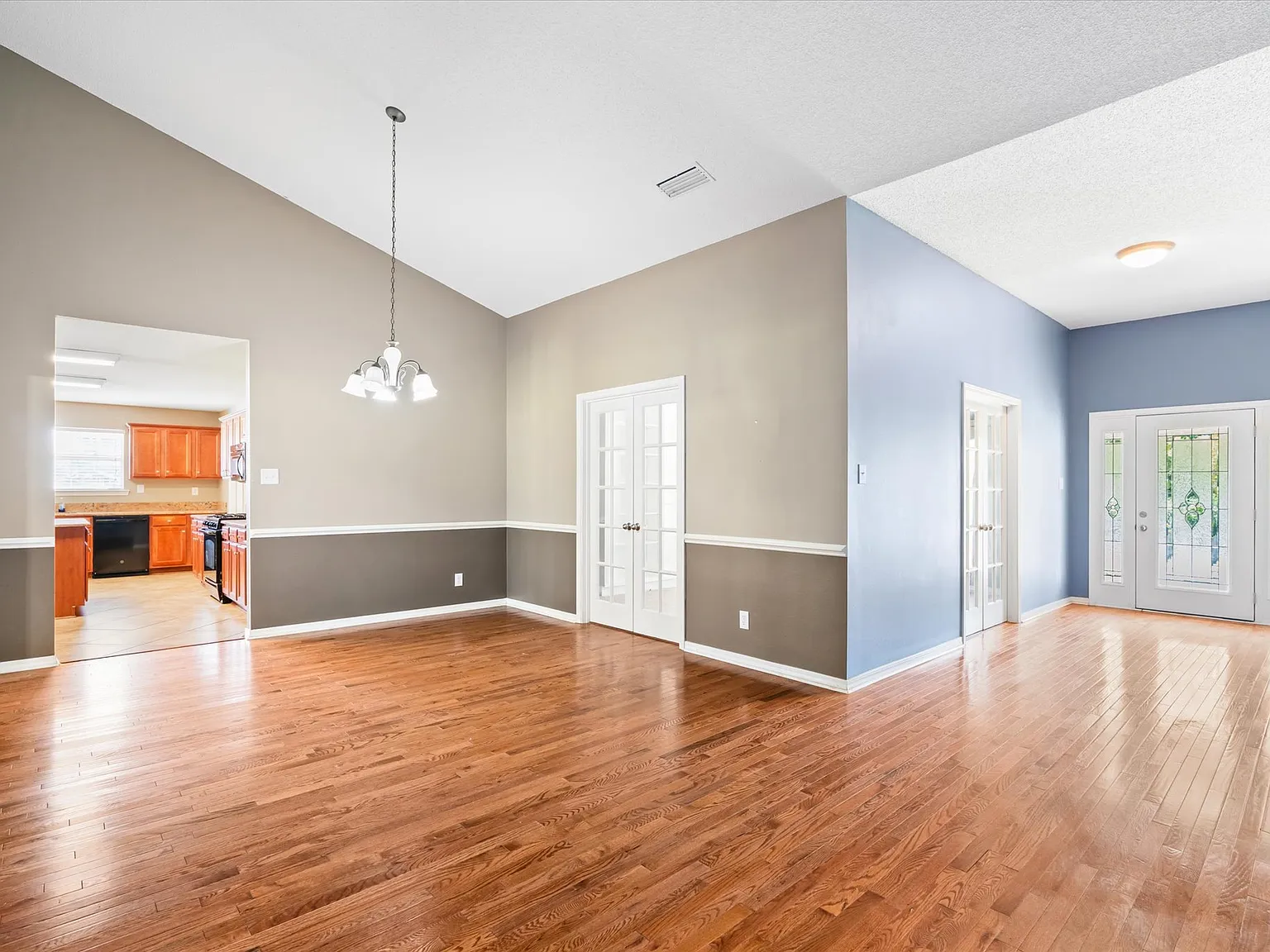 4 bed, 3145 sqft, $2,700 — Photo 3