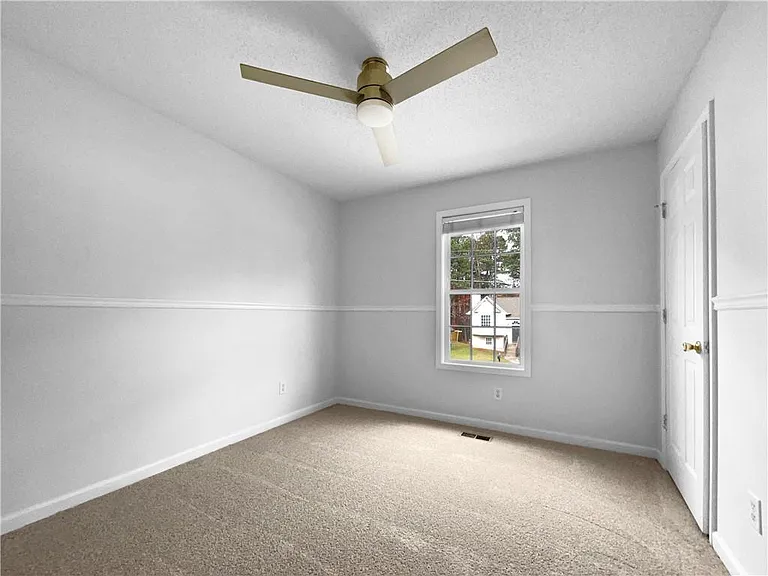 392 River Trace Dr — Photo 13