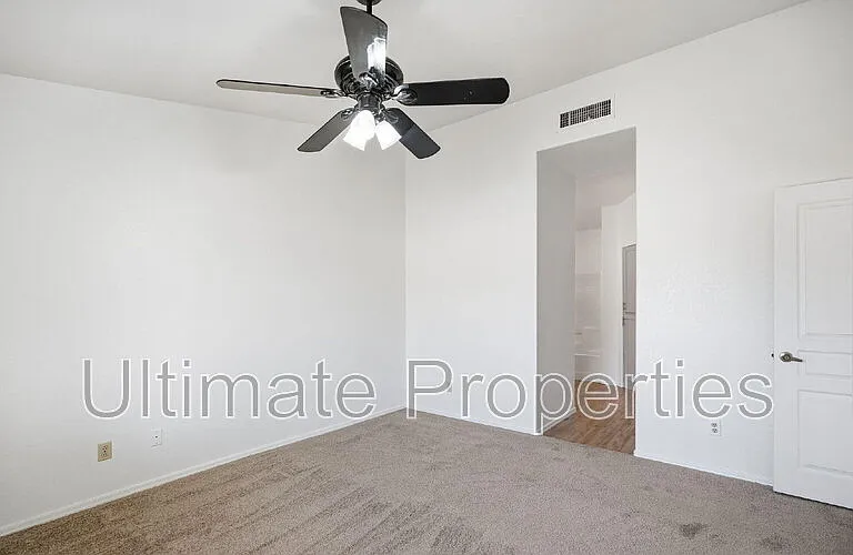 8542 W Oregon Ave — Photo 4