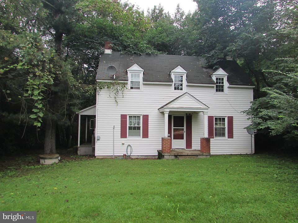 1st image of 28 Ames Ln