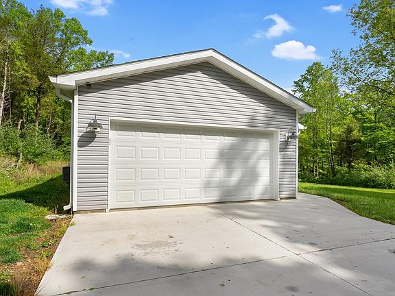 4th image of 58 Sherwood Ln