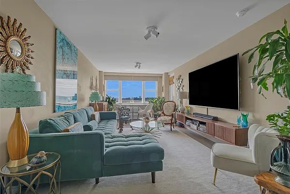 Sold by Compass | media 5