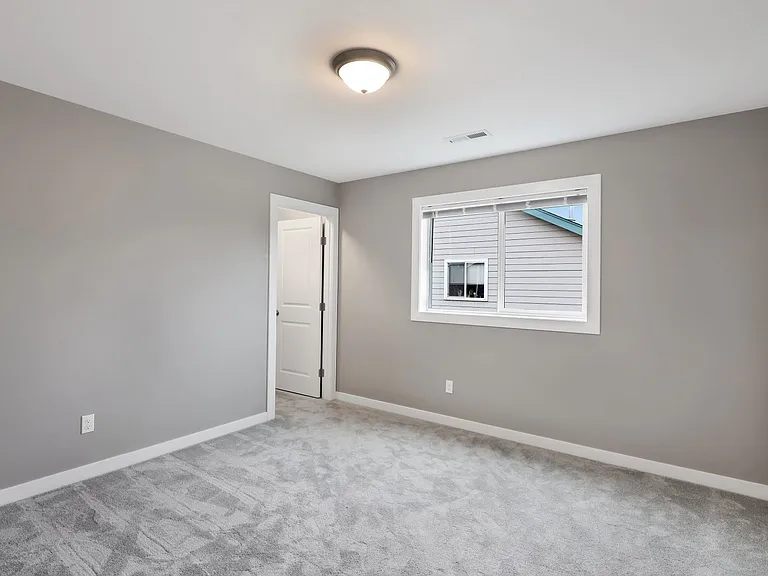 521 Main Pl — Photo 23