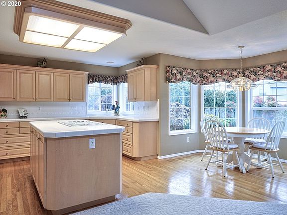 5th image of 19383 Westwood Dr