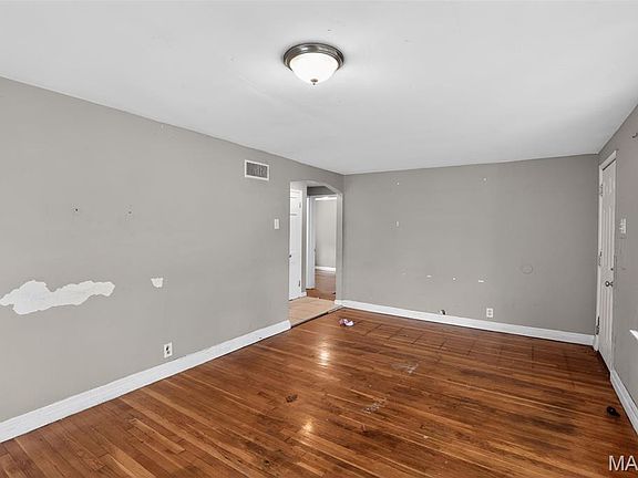 4th image of 8110 Underhill Dr