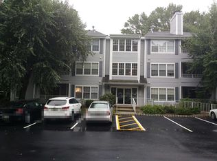 1812 Tanglewood Ct, Helmetta, NJ 08828