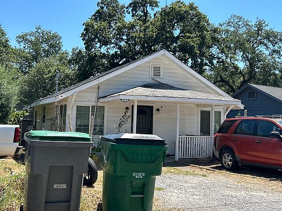 3rd image of 4690 Meade St