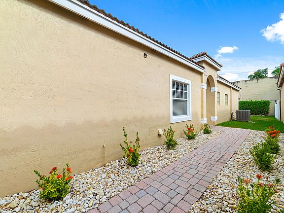 5th image of 3962 NW 62nd Court