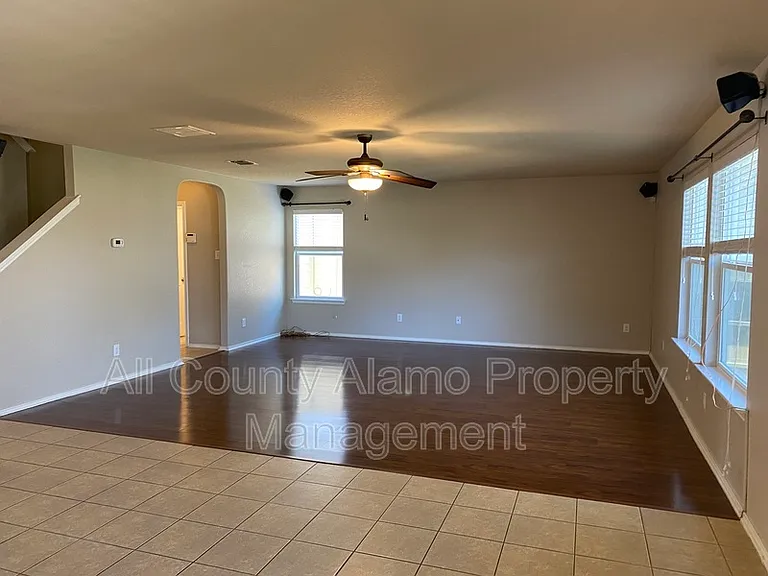 156 Katherine Way — Photo 5