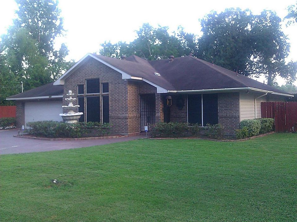 1st image of 1315 Paul Quinn St