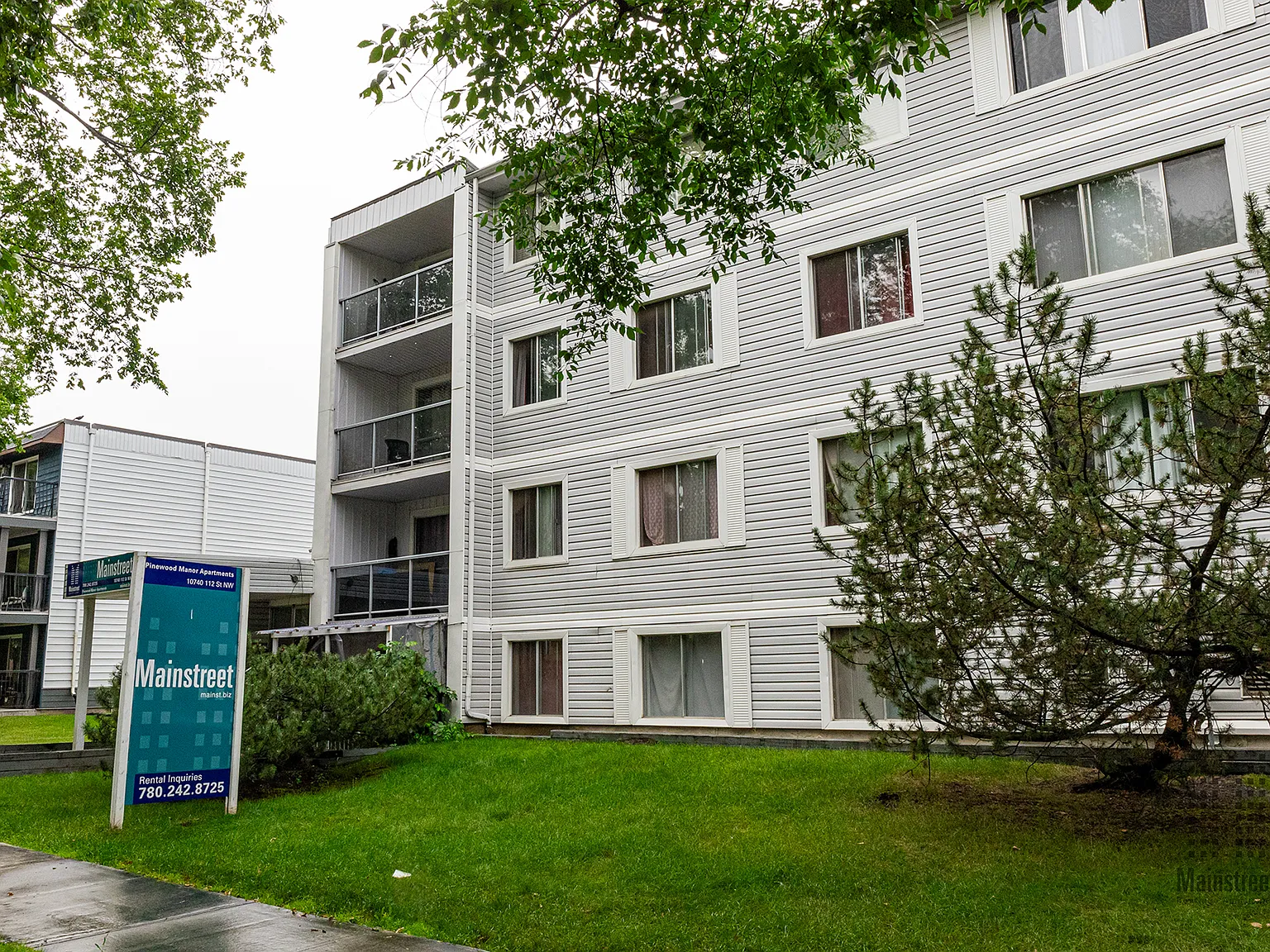 Pinewood Manor Apartments — Photo 3