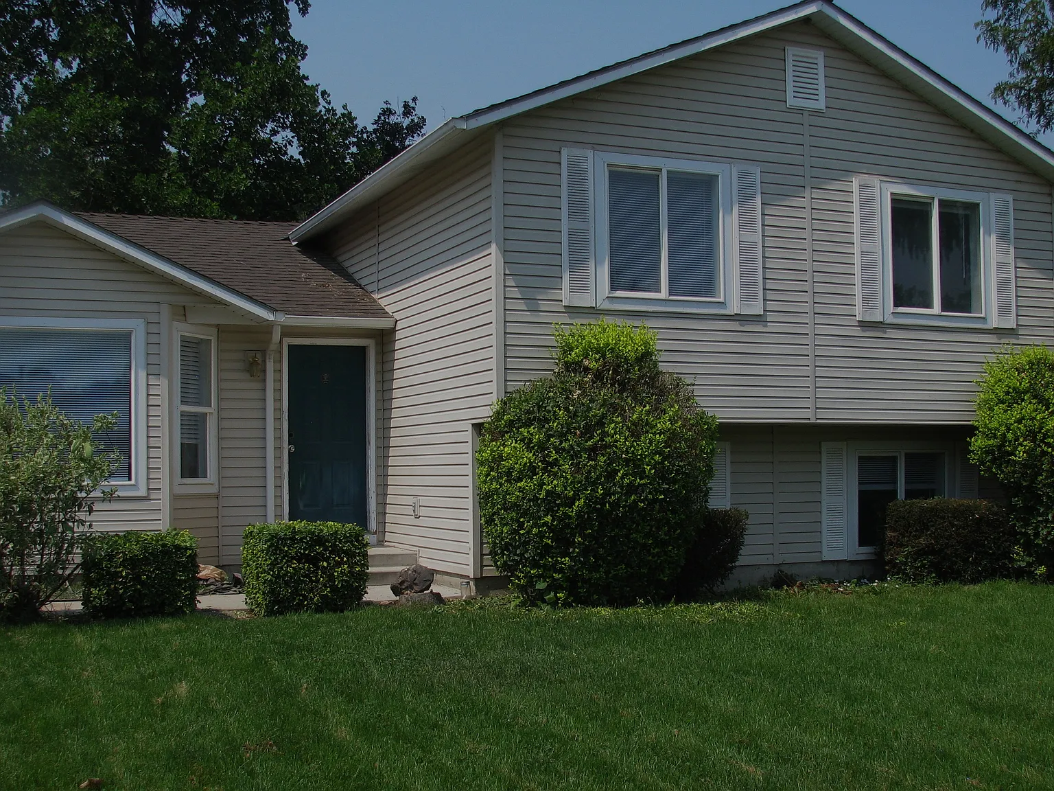 5 bed, 1928 sqft, $2,500 — Photo 1