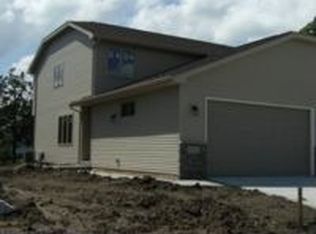 927 Lewellen St, Marshall, WI 53559